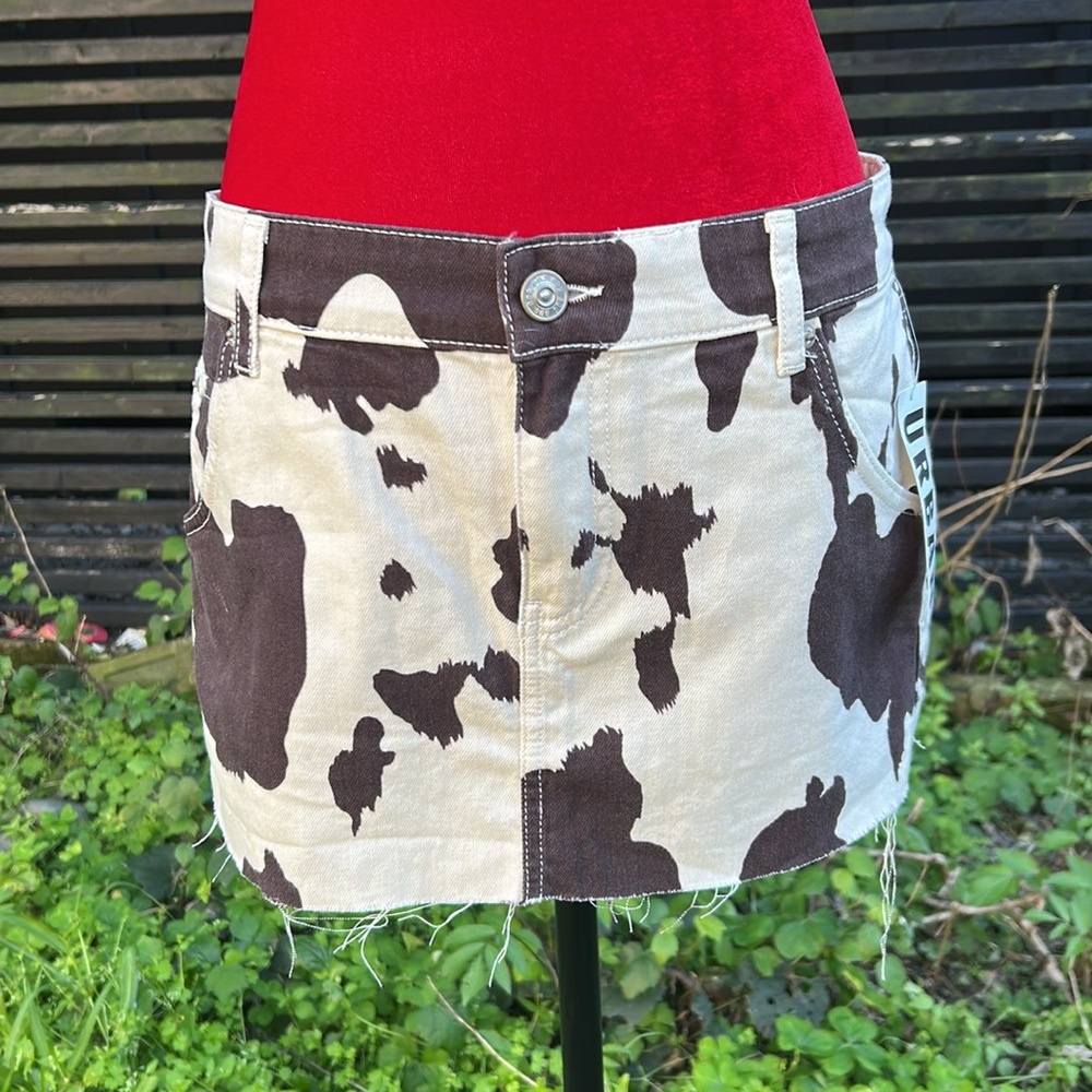 Got Milk?! NWT Cowhide Print Raw Hem Mini Skirt M